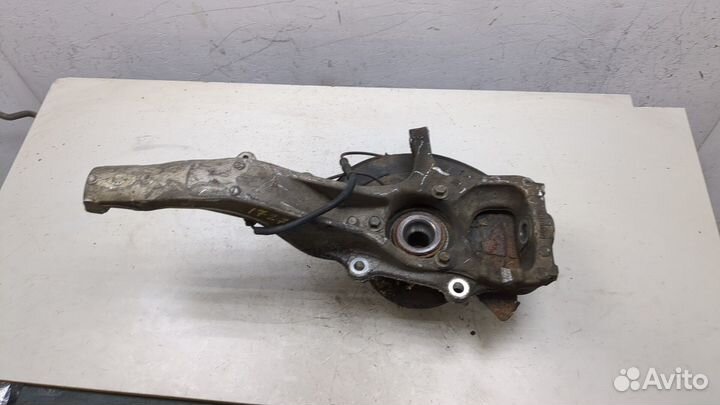 Ступица (кулак, цапфа) левая передняя Jeep Grand Cherokee