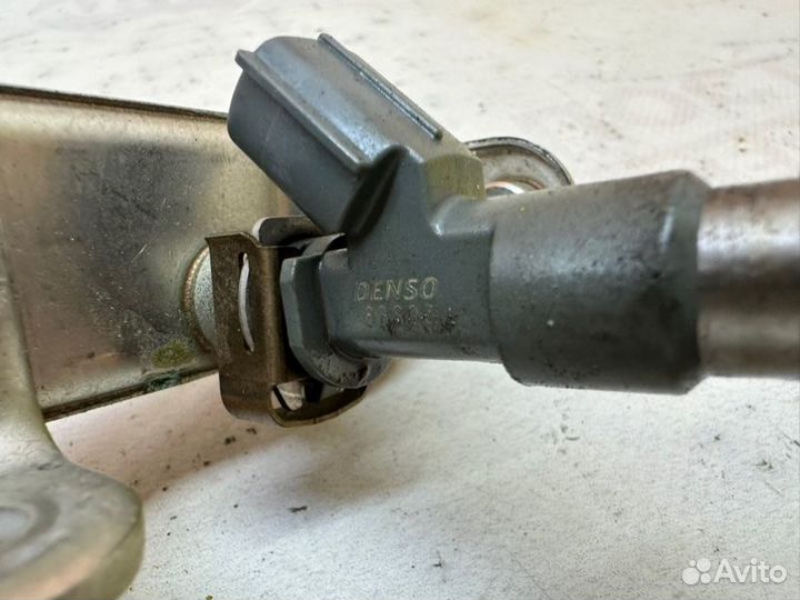 Топливная рампа (рейка) в сборе задняя Honda