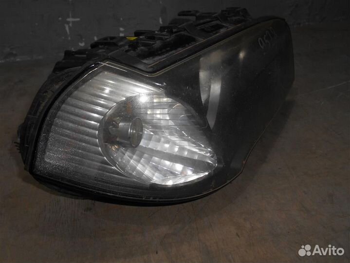 Фара правая от BMW X3 E83 2004-2010