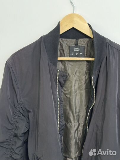 Бомбер bershka
