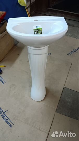 Раковина с тумбой