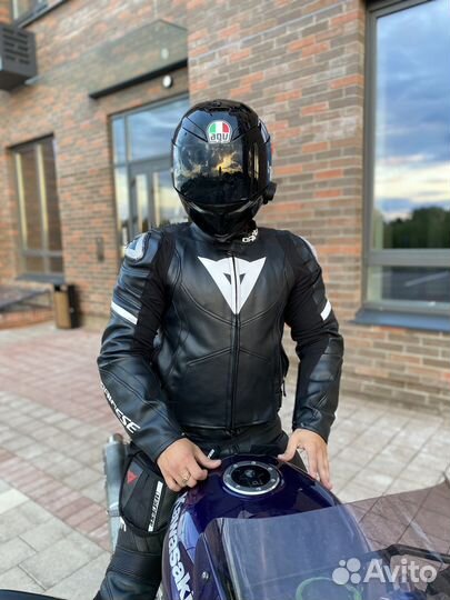 Кожаная мотокуртка Dainese Avro 4