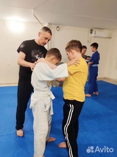 Тренировки по Армейскому рукопашному бою