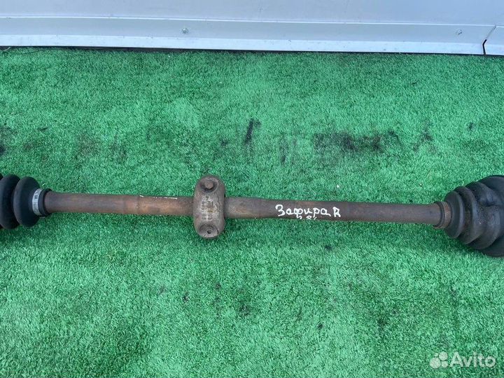 Полуось (привод) передняя правая R Opel Zafira