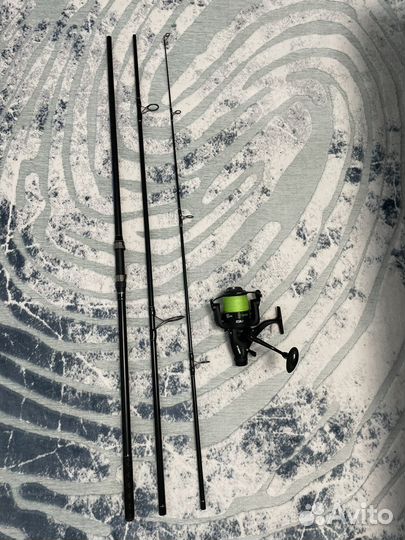 Карповое удилище с катушкой