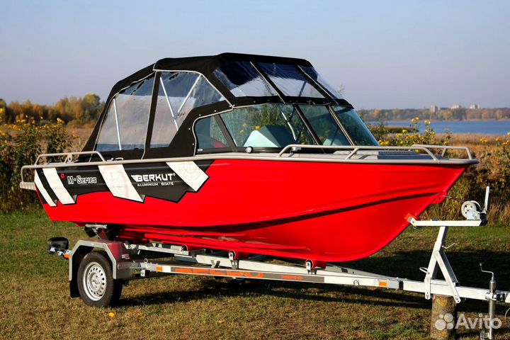 Лодка bercut M-Jaket