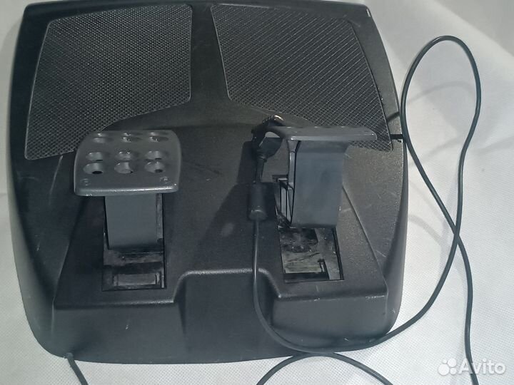 Руль Logitech Momo Racing