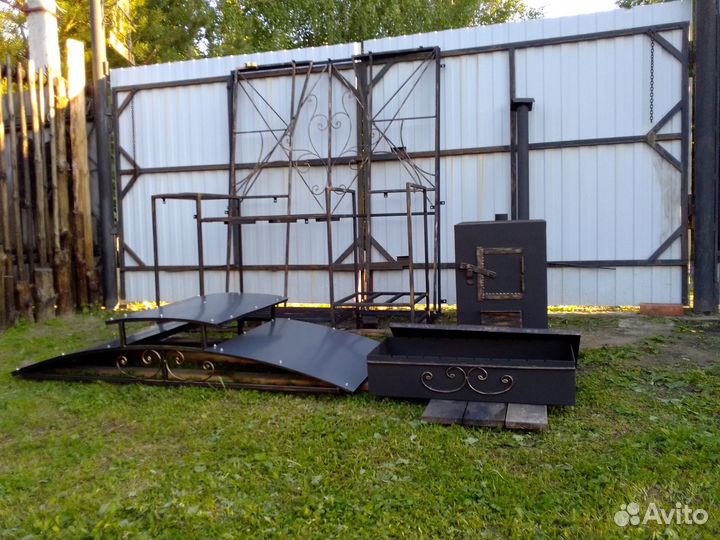 Летняя кухня под крышей