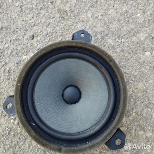 Колонки на toyota rav 4