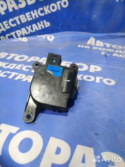 Моторчик заслонок отопителя Ваз Лада Гранта седан
