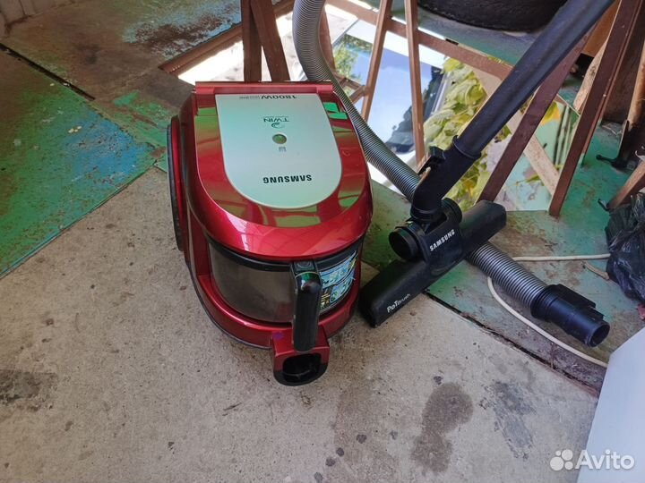 Пылесос бу Samsung 1800w