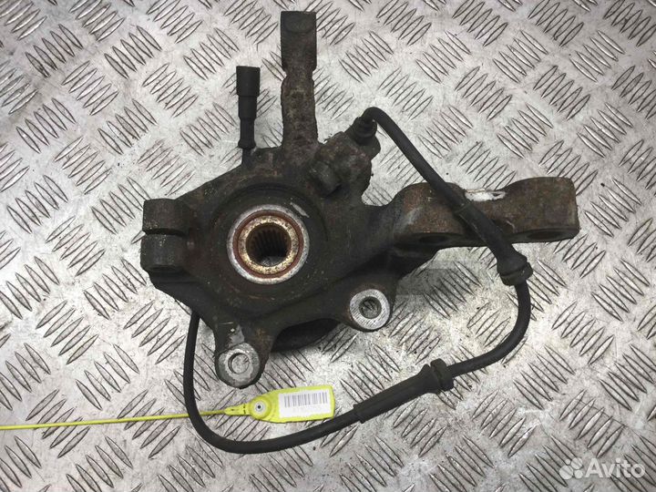 Ступица передняя левая Renault Megane F3R797