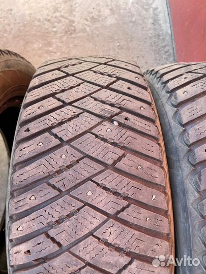 Goodyear Ultragrip Ice Arctic 215/65 R16 98T