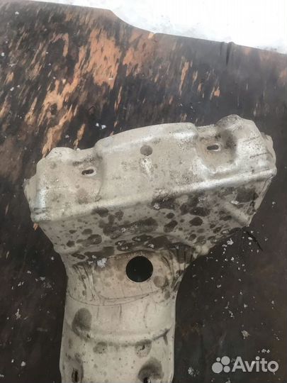 Тепловой экран колектора Ford Focus 2 1.8