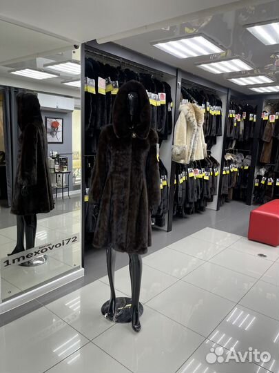 Шуба норковая б/у Isnova 46 р с капюшоном
