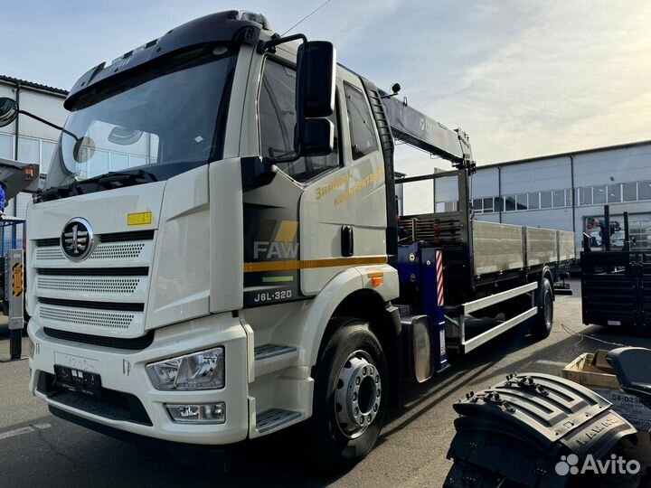 Бортовой грузовик FAW J6L с КМУ DongYang, 2024