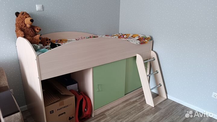 Детская кровать чердак со столом б/у