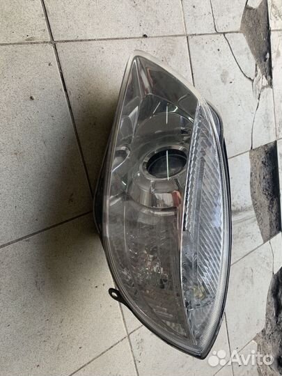 Фара левая Skoda Fabia 2 5J 2007-2014