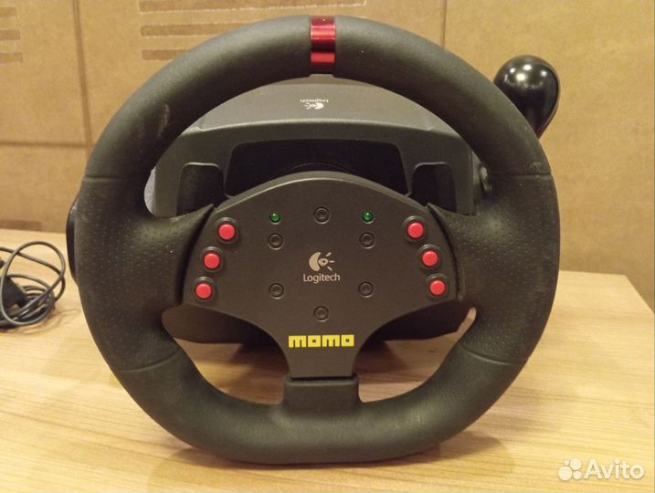 Игровой руль logitech momo racing