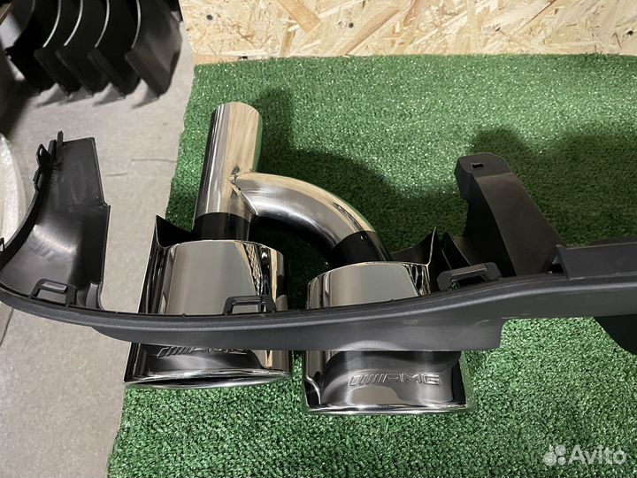 Диффузор с насадками W204 6.3 AMG