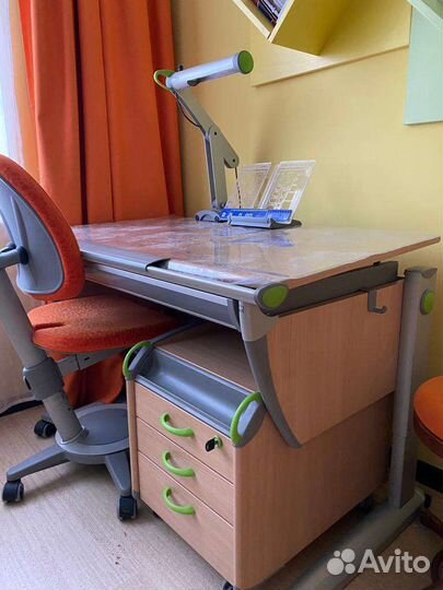 Растущая парта moll