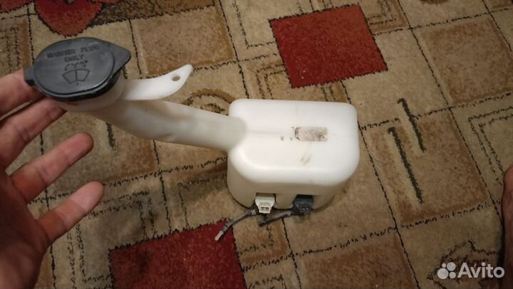 Бачок омывателя на Джили МК cross