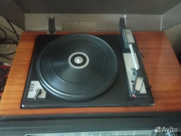 Проигрыватель винила Вега 323