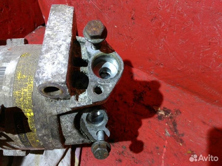 Компрессор кондиционера Nissan Almera 2000-2006 Ни