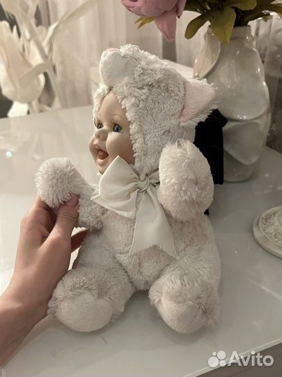 Статуэтка кукла «красный куб»