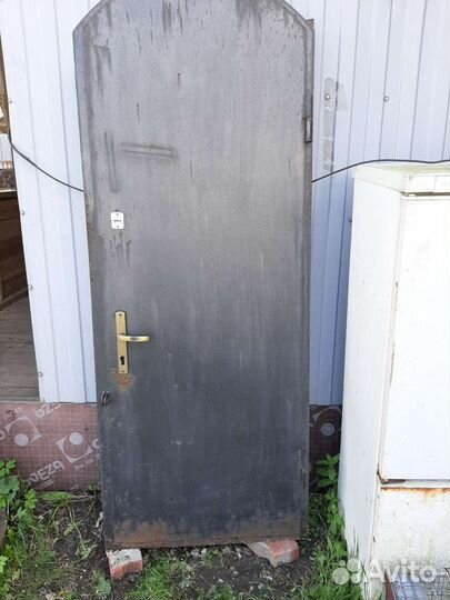 Металлическая дверь бу