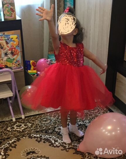 Платья нарядные 98