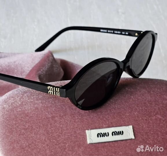 Солнцезащитные очки miu miu regard