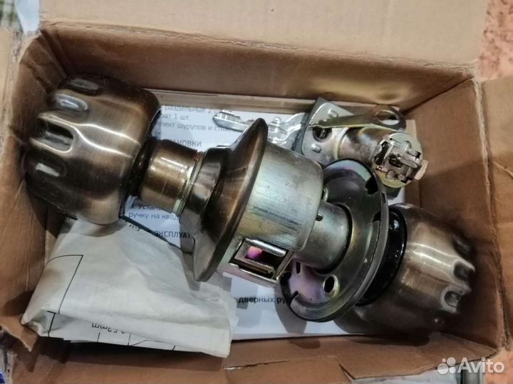 Ручка дверная с замком