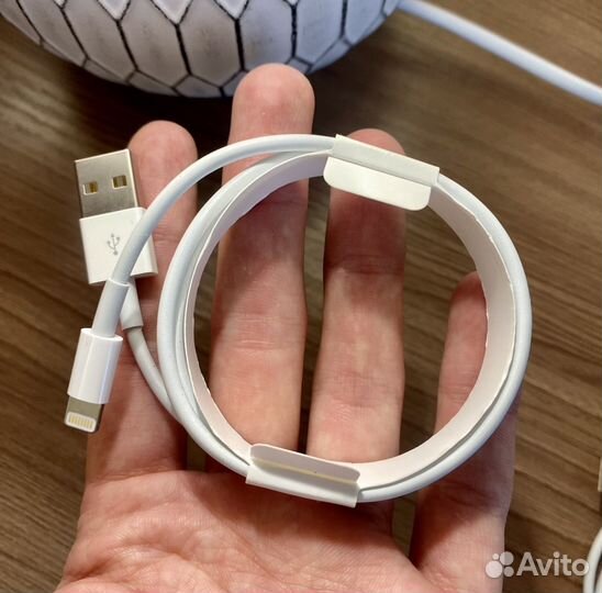 Кабель для зарядки iPhone