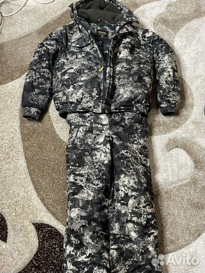 Зимний костюм для рыбалки