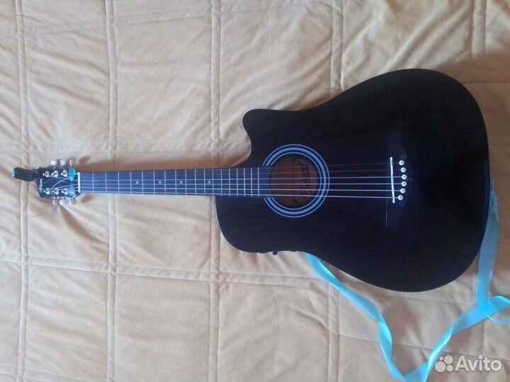 Электроакустическая гитара