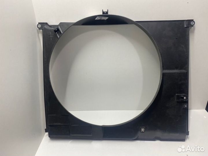 Диффузор вентилятора передний Toyota Land-Cruiser