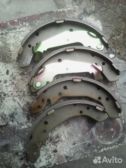 Колодки тормозные барабанные 057 100