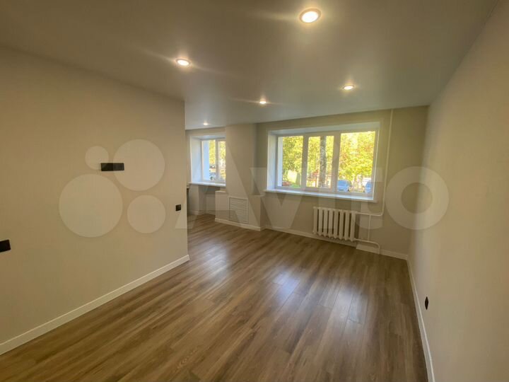 Доля в 3-к. квартире, 61,1 м², 1/5 эт.