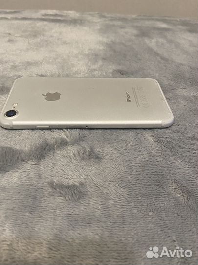 iPhone 7, 32 ГБ