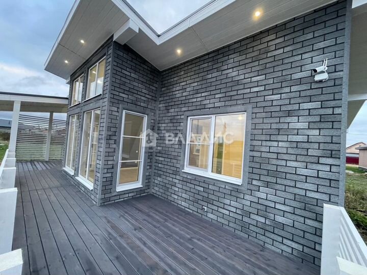 Дом 101 м² на участке 6 сот.