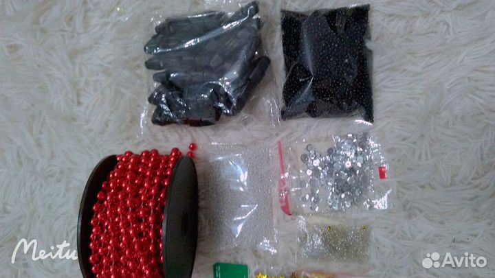 Набор фурнитуры, бусин, бисера, пайеток