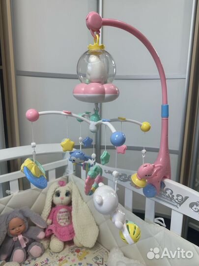 Музыкальный мобиль на кроватку