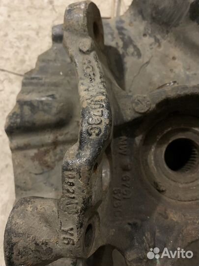 Поворотный кулак передний правый BMW X5 E53