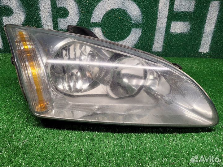 Фара правая Ford Focus 2