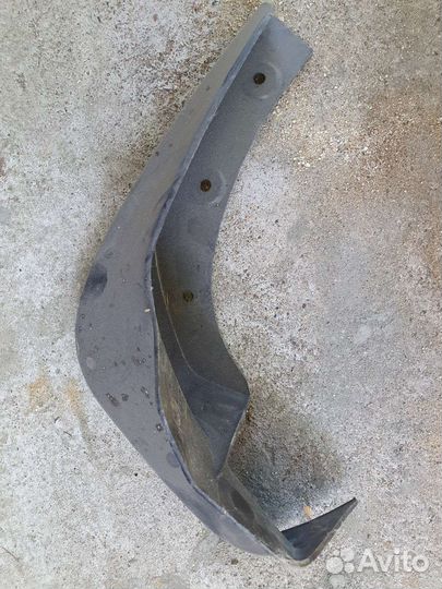 Брызговик Nissan