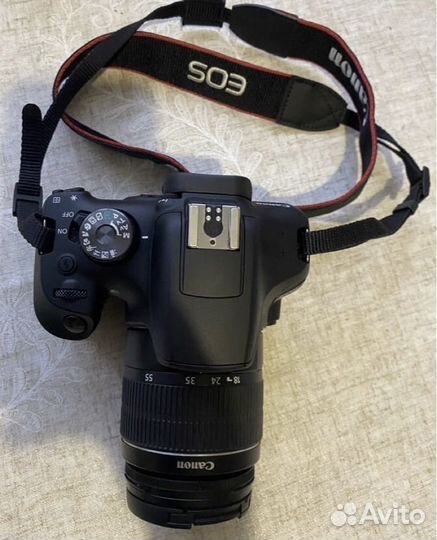 Зеркальный фотоаппарат Canon EOS 2000D