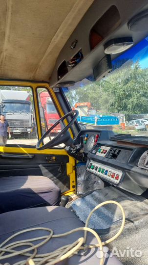 Mercedes-Benz T1, 1990