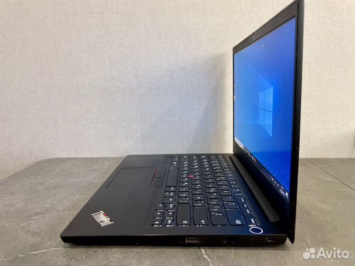 Lenovo ThinkPad E14/i5-10210u/256Gb/8Gb