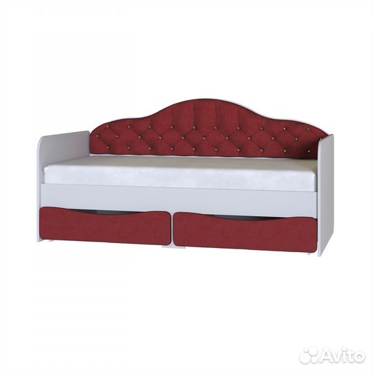 Детская кровать яркая